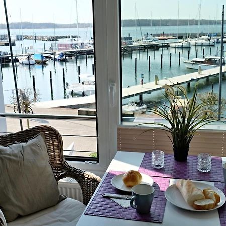 Boern Brn Ankerplatz Apartamento Laboe Exterior foto